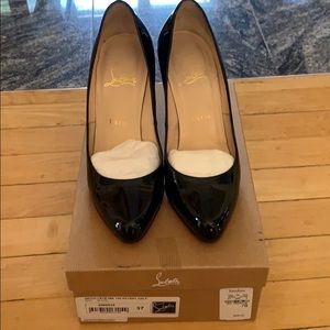 AUTHENTIC WOMENS LOUBOUTIN SIZE 7 BLACK PATENT
